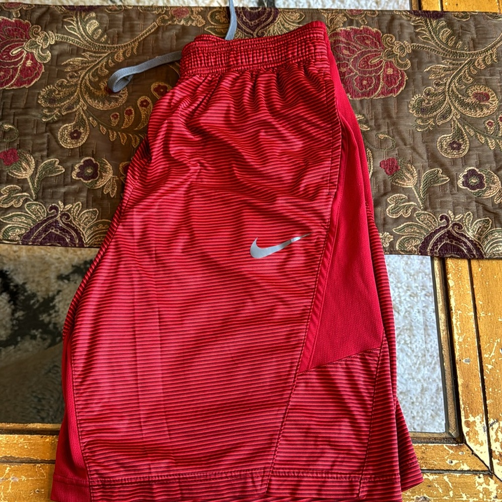 Men's Nike dri-fit shorts. Red striped. Size large - Picture 3 of 3